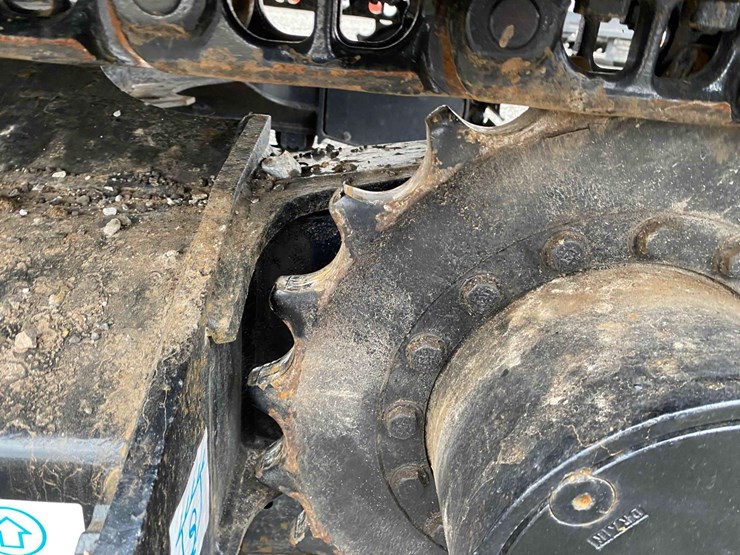 caterpillar-307.5-image-23