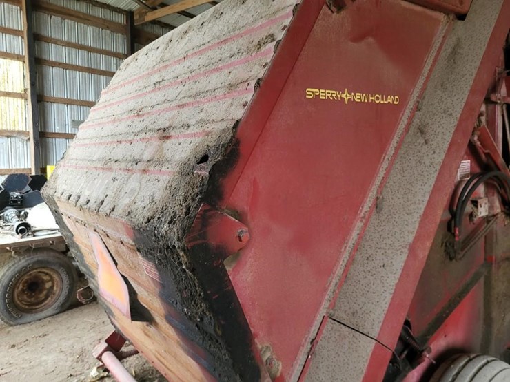 new-holland-851-image-18