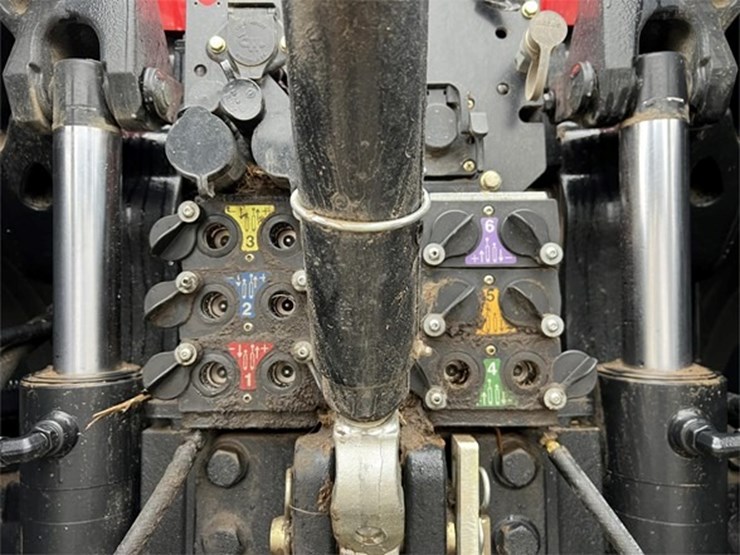 #157-•-2023-magnum-310-cvt-image-5