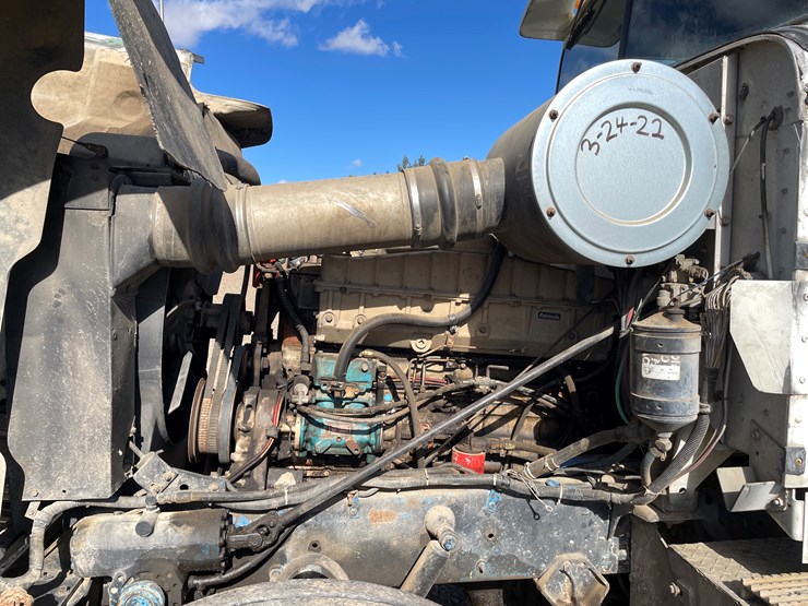 international-9300-image-17