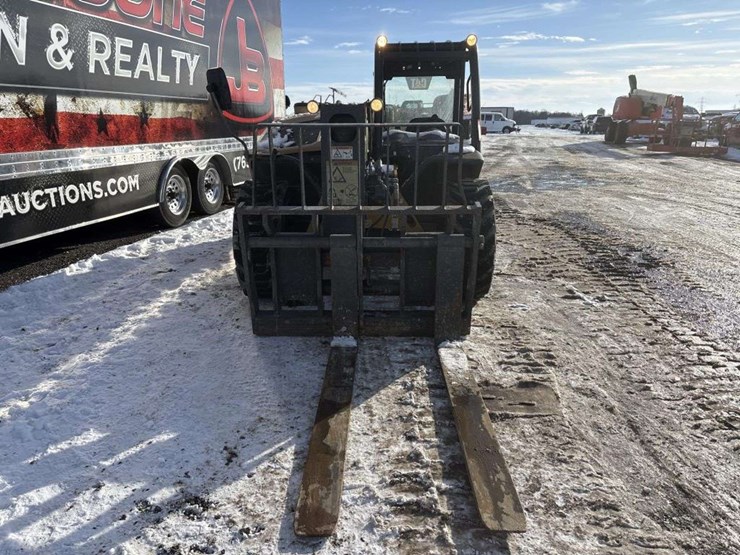 2019-caterpillar-255-image-7