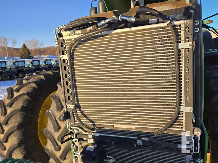 john-deere-8370r-image-24