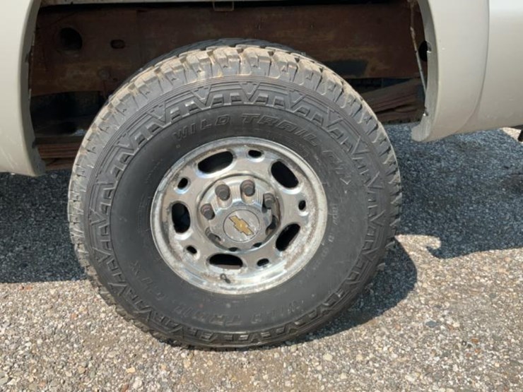 2005-chevrolet-silverado-2500hd-image-23