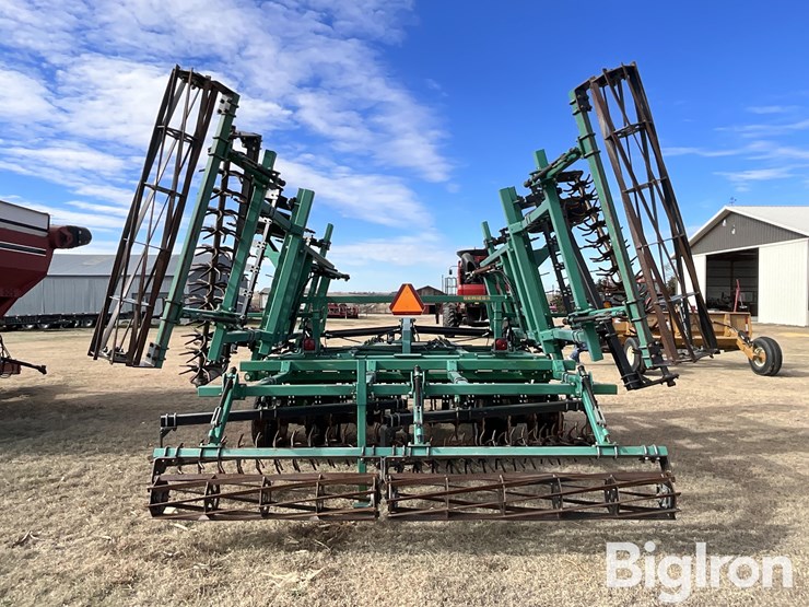 great-plains-2400tt-image-6