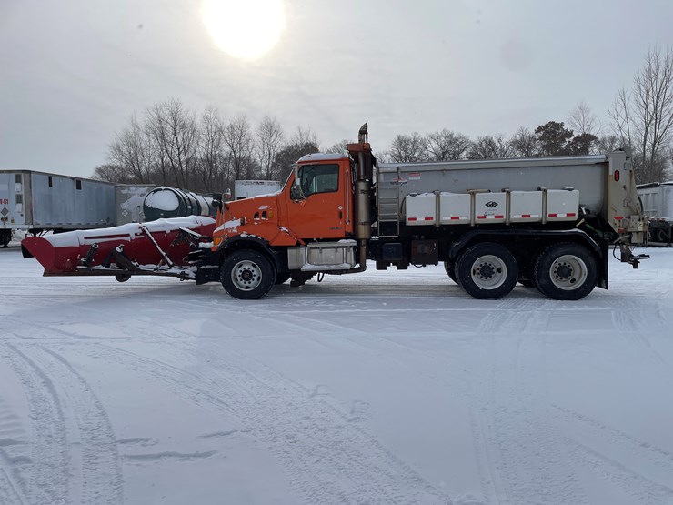 #1164-•-2004-sterling-plow-truck-(has-mn-title)-image-2