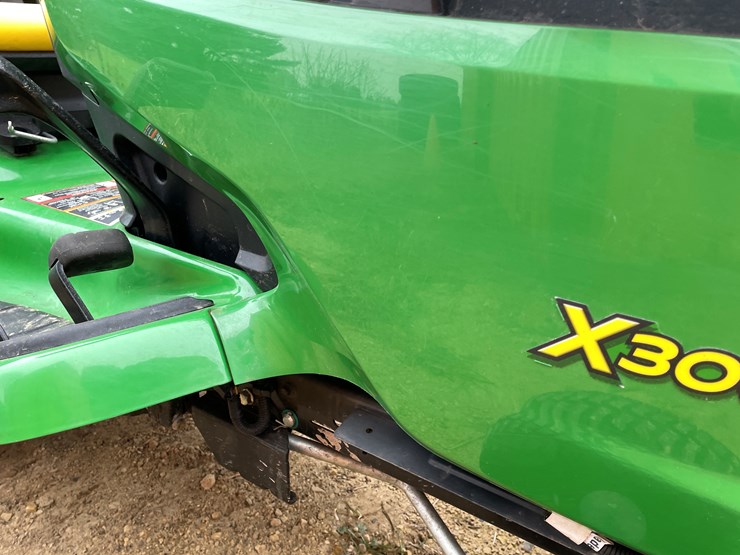 john-deere-x300-image-17