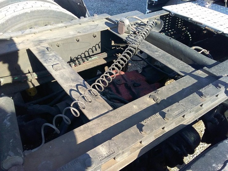 1996-freightliner-fld120-image-21