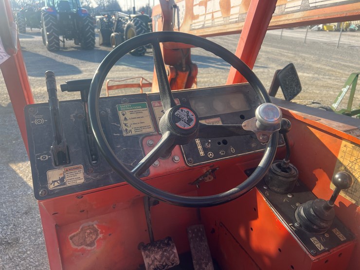 sky-trak-5028-image-10