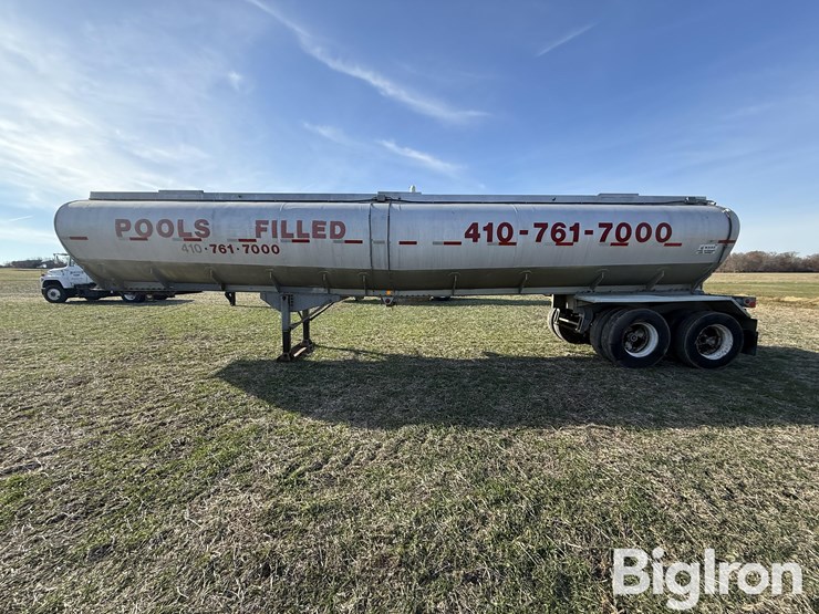 1965-standard-steel-36’-aluminum-t/a-water-tanker-trailer-image-8