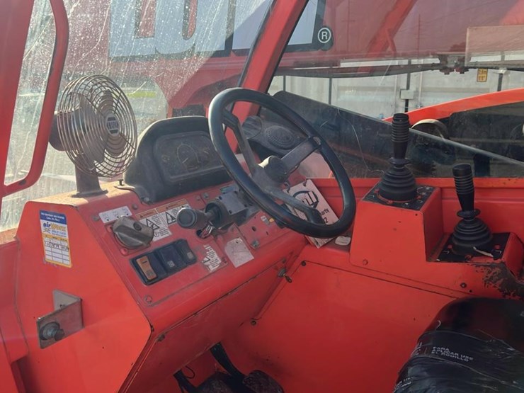 2005-lull-644e-42-image-8