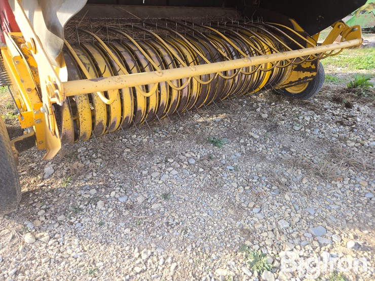 new-holland-688-image-16