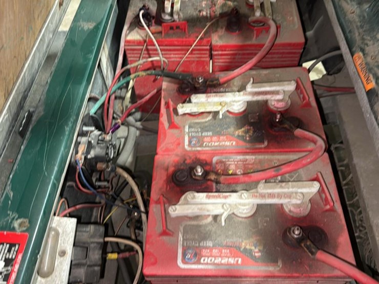 #2350-•-electric-golf-cart*-image-13