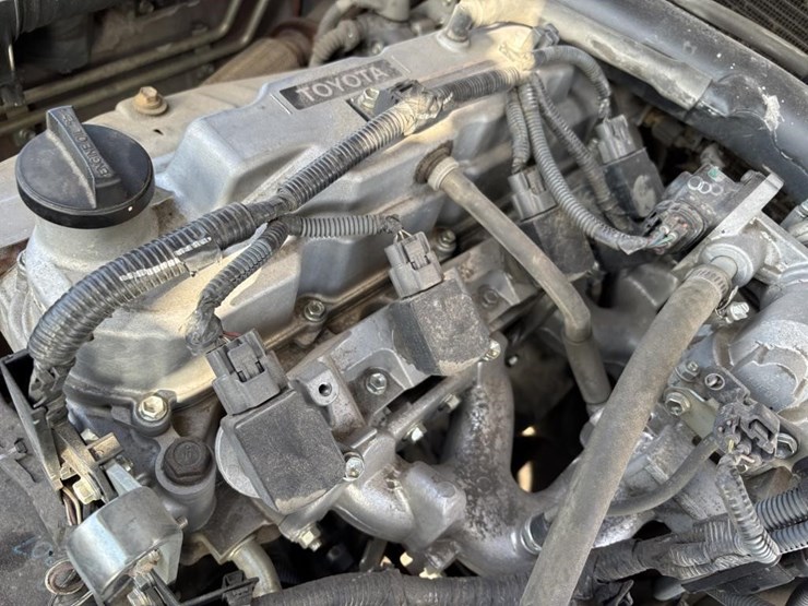 2020-toyota-8fg35u-image-36