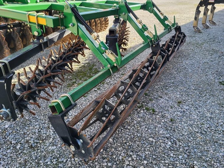 2022-great-plains-1000tm-image-23