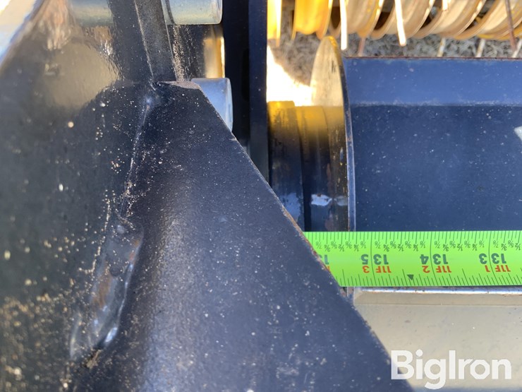 2017-new-holland-380fp-image-19