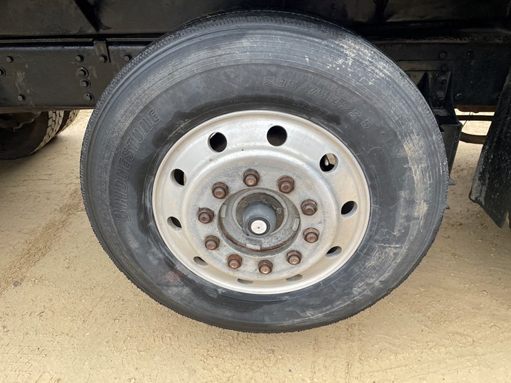 peterbilt-357-image-84