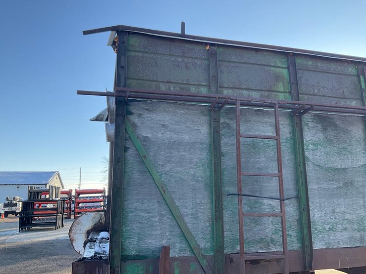 #2300-•-sawdust-trailer-image-36