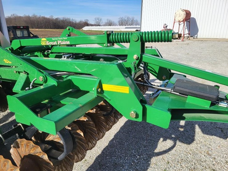 2022-great-plains-1000tm-image-36