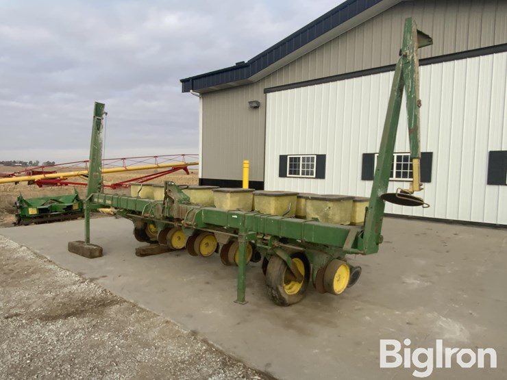 john-deere-7100-image-1