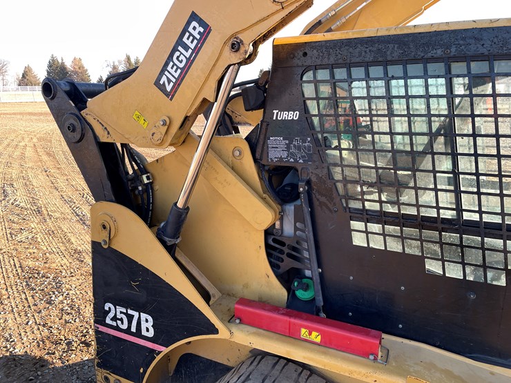 caterpillar-257b-image-27