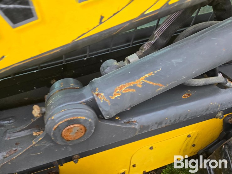 new-holland-l220-image-15