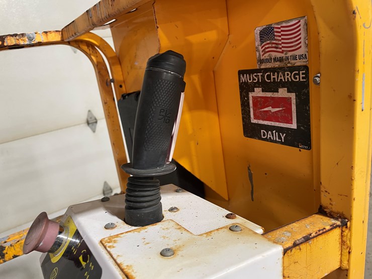 2016-hy-brid-lifts-hb-1430-image-14