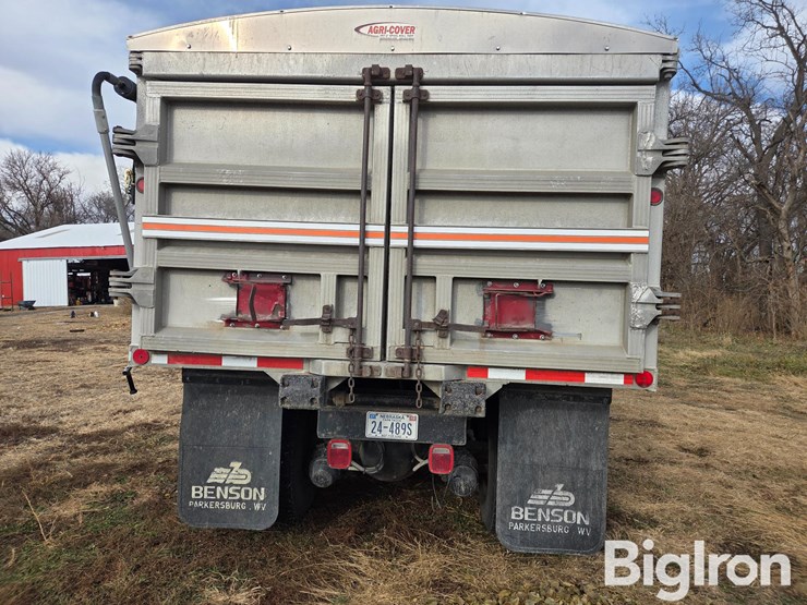 international-7400-image-7