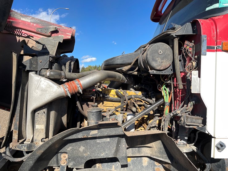 #1110-•-2002-international-5500i-6x4-dump-truck-(has-mn-title)-image-23