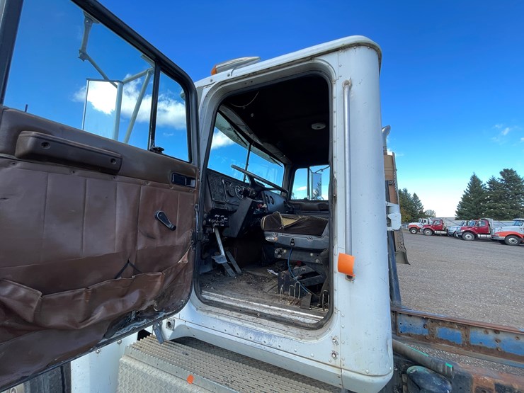 international-9300-image-20