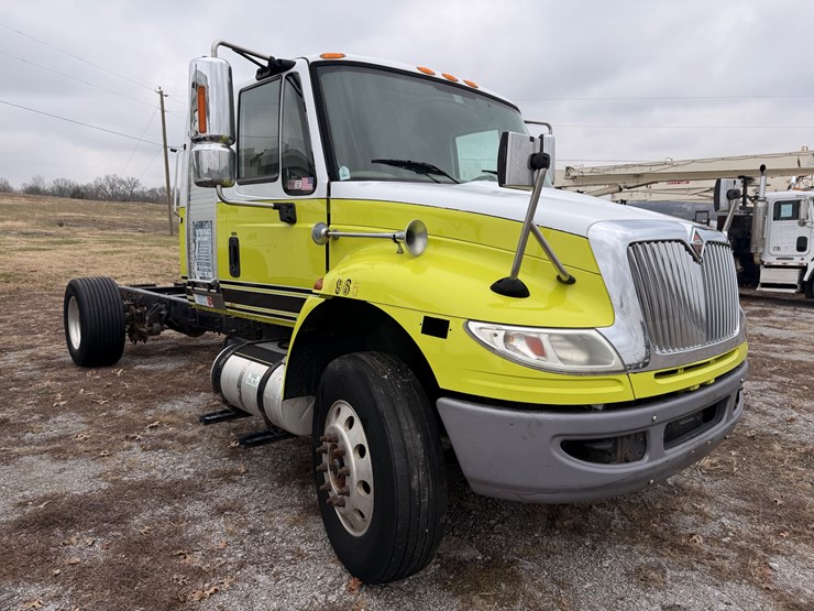 international-durastar-4300-image-2