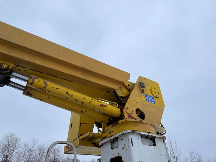 #1168-•-1988-gmc-topkick-sierra-digger-derrick-truck-(has-mn-title)-image-12