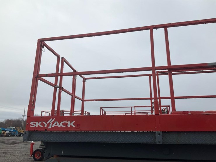 skyjack-sj7135rt-image-46