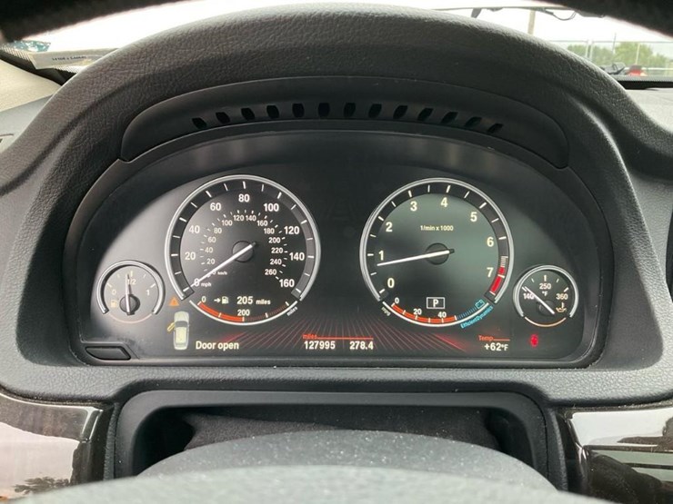 #2053-•-2010-bmw-550gt-car*-image-51