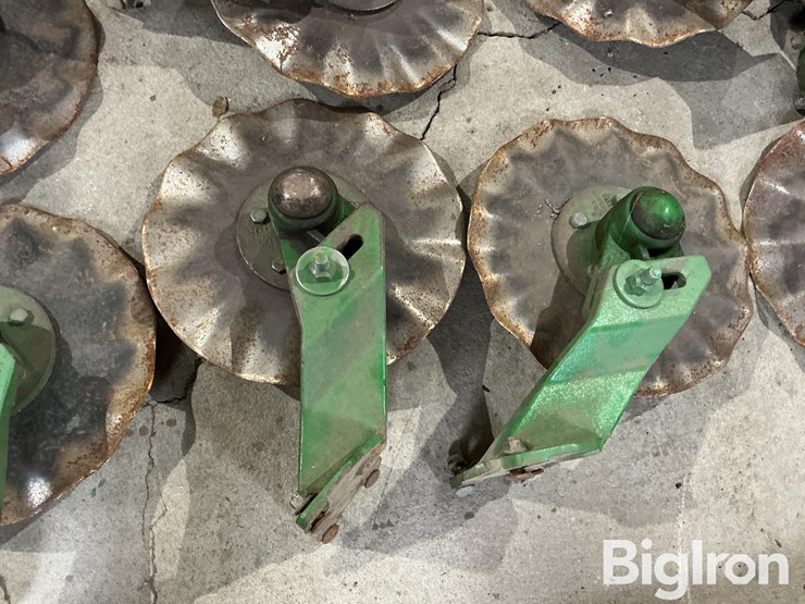 john-deere-row-openers-image-13