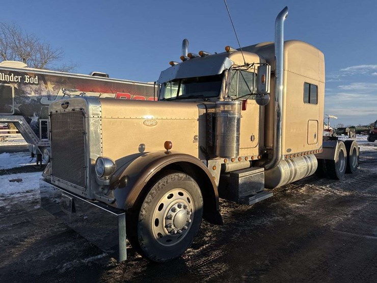 2001-peterbilt-379-image-1