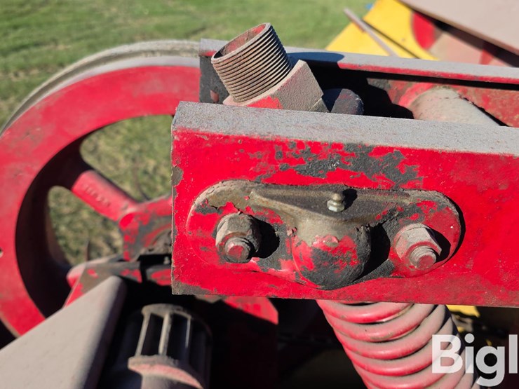 new-holland-77-image-17