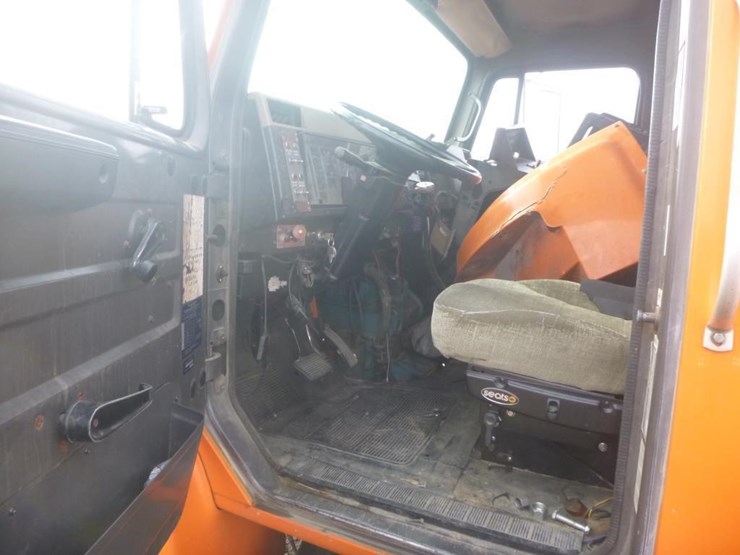 international-4700-image-8