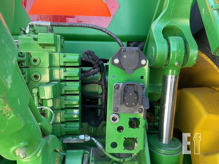 john-deere-8335r-image-28