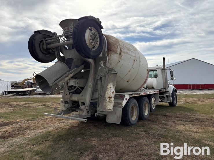 2003-mack-cv500-tri/a-concrete-transit-truck-w/bridgemaster-booster-image-5