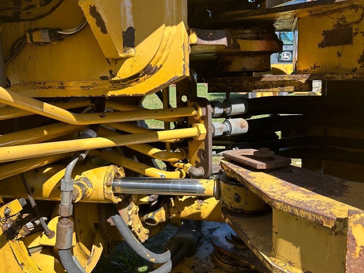 caterpillar-it18-image-12