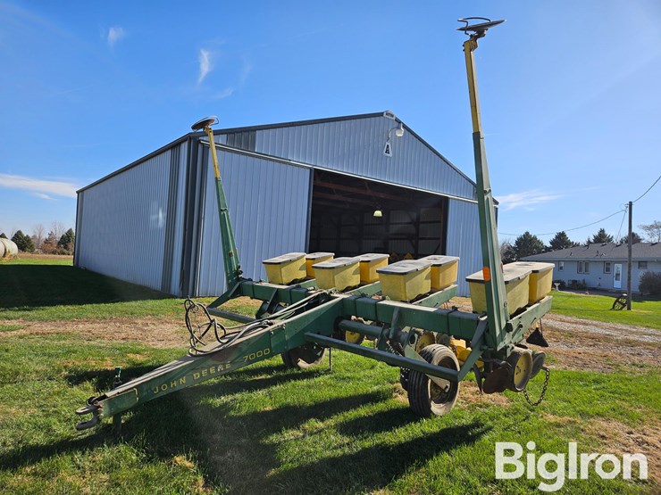john-deere-7000-image-1