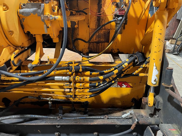 #7469-•-2002-l700-st-leeboy-asphalt-paver-image-29