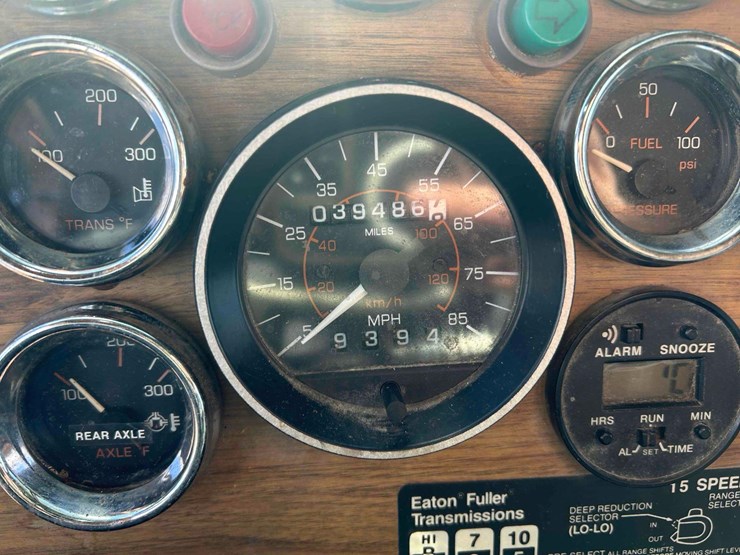 western-star-4964f-image-80