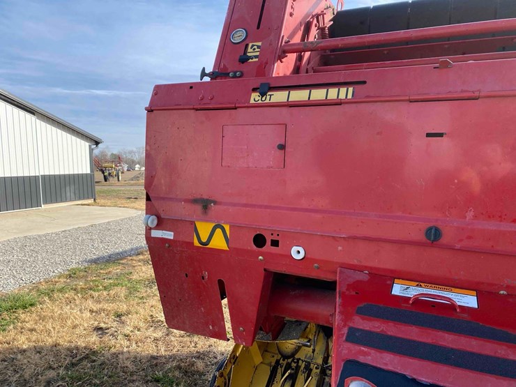 new-holland-644-image-11