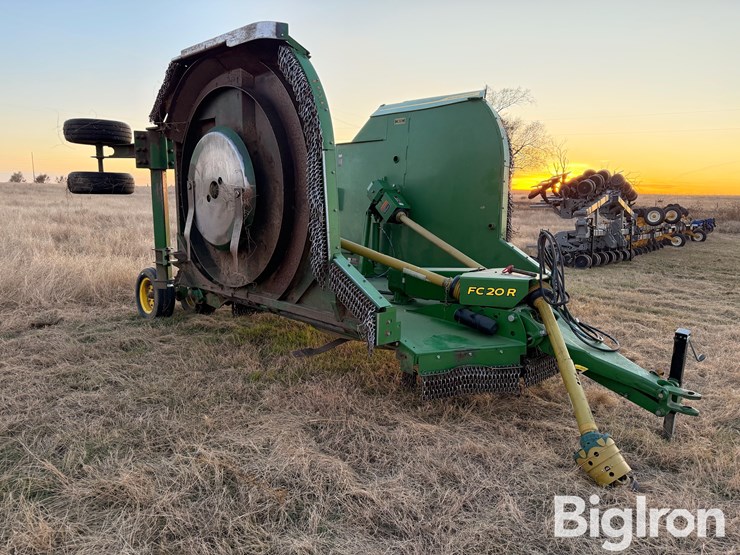 2022-john-deere-fc20r-image-3