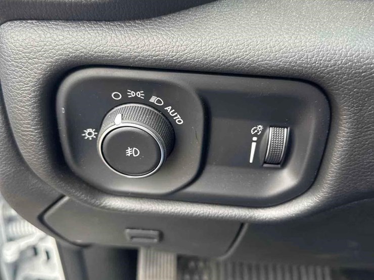 dodge-ram-5500hd-image-31