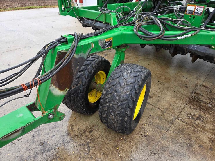 john-deere-1590-image-24