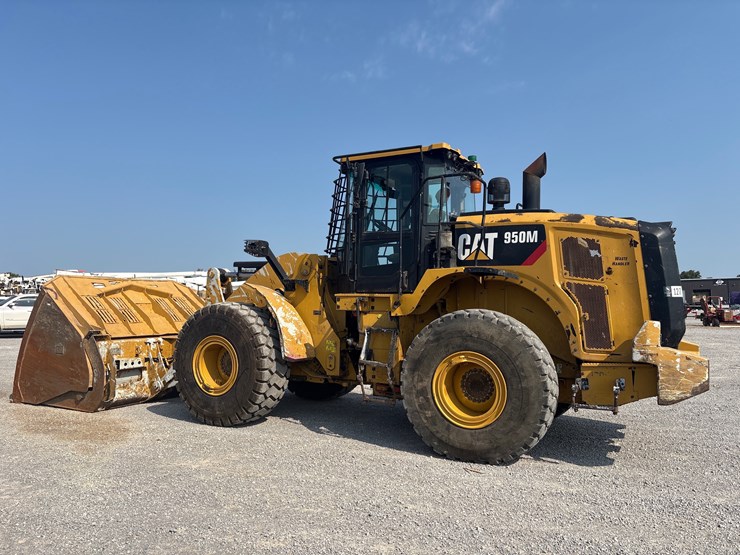 2016-caterpillar-950m-image-3