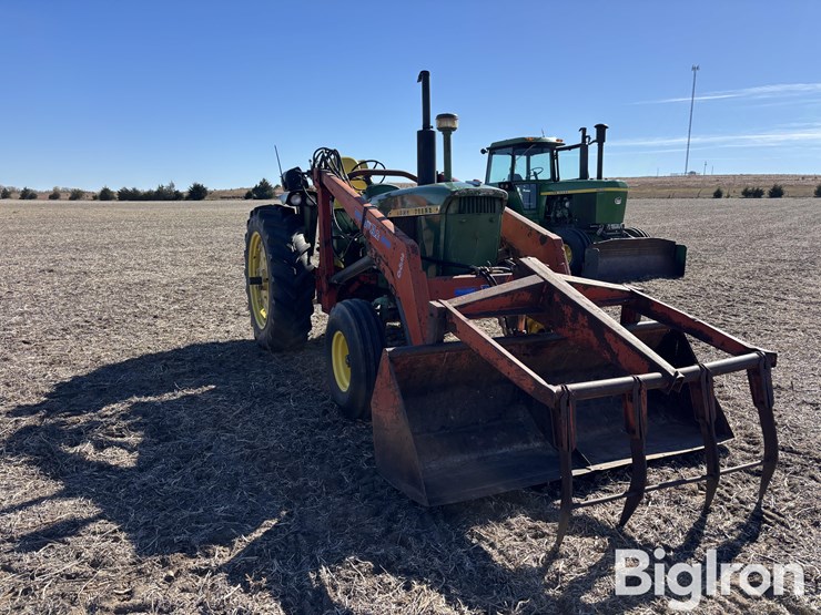 john-deere-3020-image-3