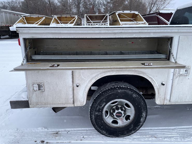 #1163-•-2003-chevrolet-service-truck-(has-mn-title)-image-18